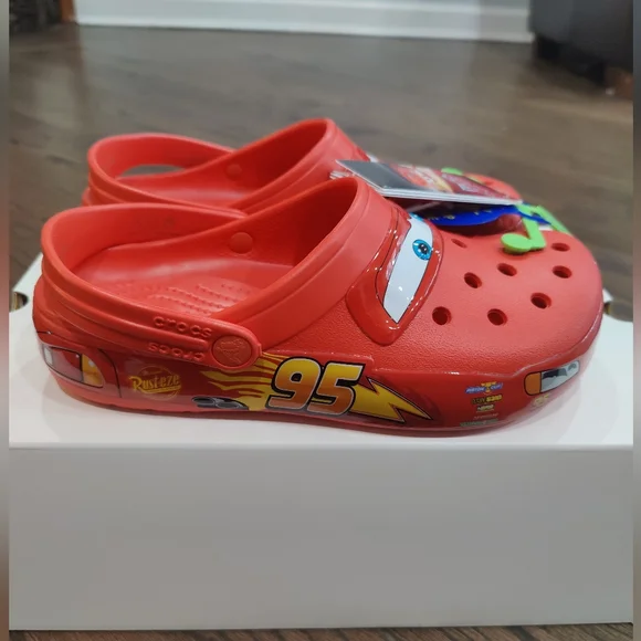 Used lightning McQueen crocs Crocs Disney Pixar Cars Kids Clog Lightning McQueen Red Sz  main image 4